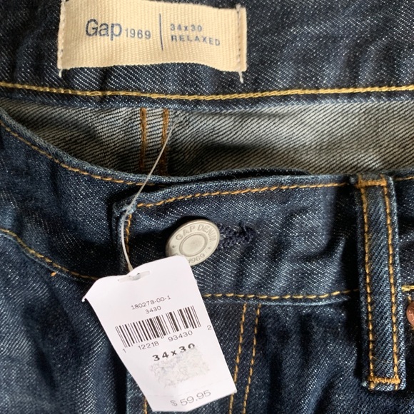 NWT- Gap Relaxed Jeans - Picture 2 of 5